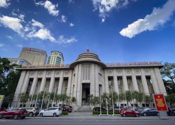 Thống đốc ngân hàng nhà nước có các nhiệm vụ chính 