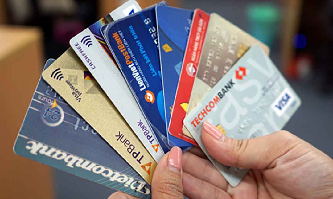 Làm thẻ ATM ngân hàng nào không mất phí?