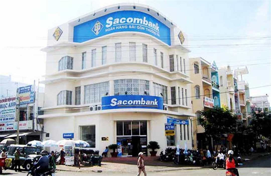 So sánh dịch vụ của Sacombank và Vietcombank